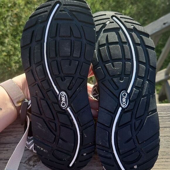 Chaco Z/Cloud 2 Sandals Women’s Size 8 Black & White Chevron Straps - Picture 6 of 8